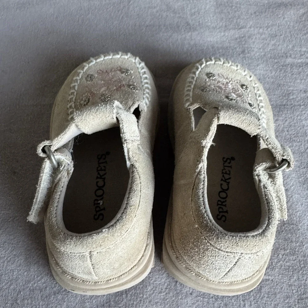 Size 3c‎ - SPROCKETS Lil Kelby Beige Suede Baby Shoes